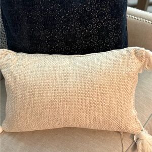 John Robshaw Elegant Cream Textured Kidney Pillow 12 x 18